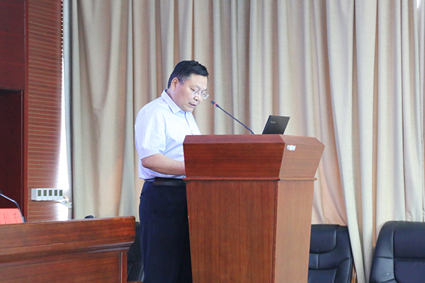 我院霍建青院长做学术报告